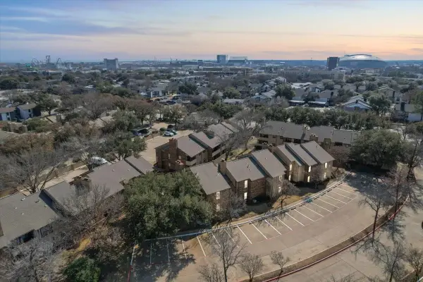 1909 Cloisters Drive #1021, Arlington, TX 76011