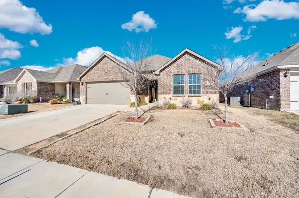 1200 Fairbanks Drive, Ennis, TX 75119