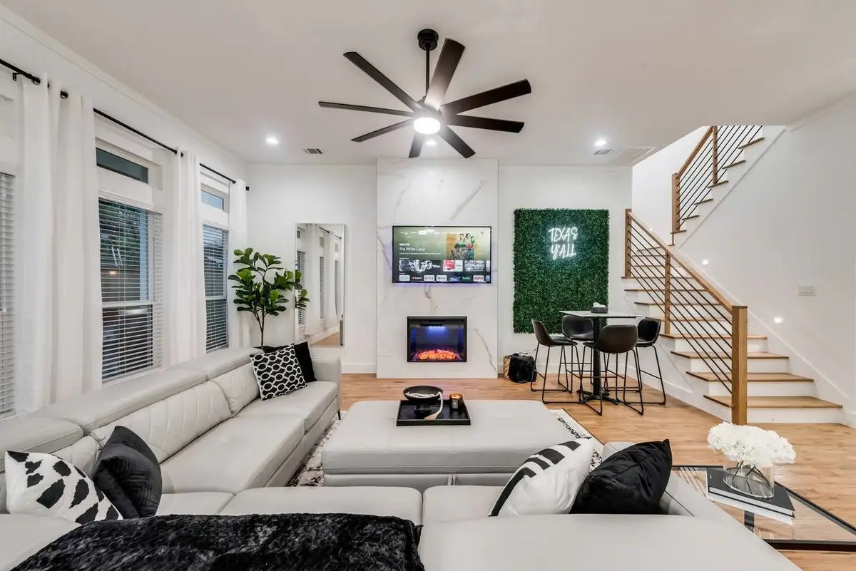 2015 S Ewing Avenue, Dallas, TX 75216 - #1