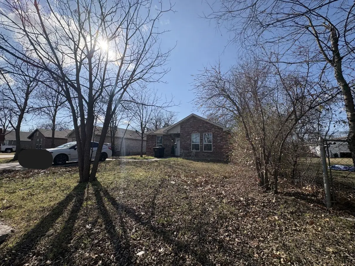 433 Sabine Avenue, Cleburne, TX 76031 - #1