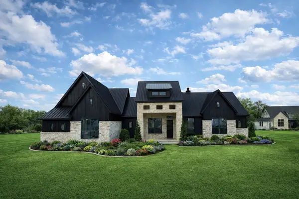 555 Aermotor Loop, Weatherford, TX 76085