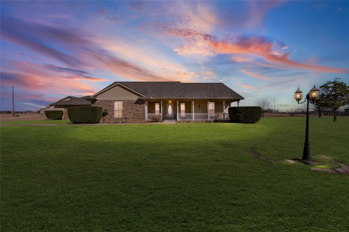 1043 Bells Chapel Road, Pecan Hill, TX 75165 - #1