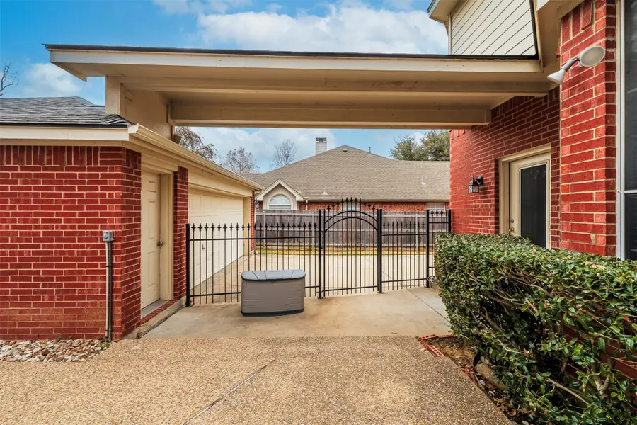 8444 Parkdale Drive, North Richland Hills, TX 76182 - #2