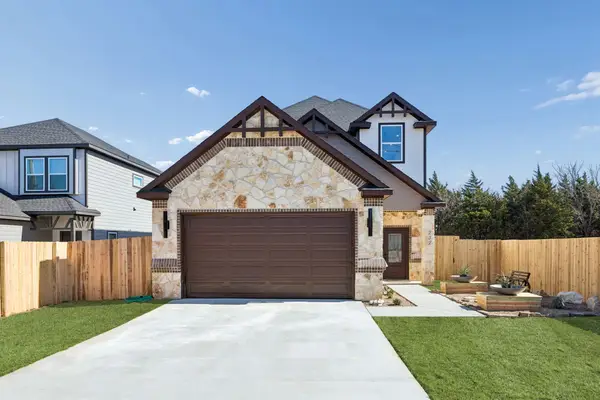 232 Hilltop Drive, Ennis, TX 75119