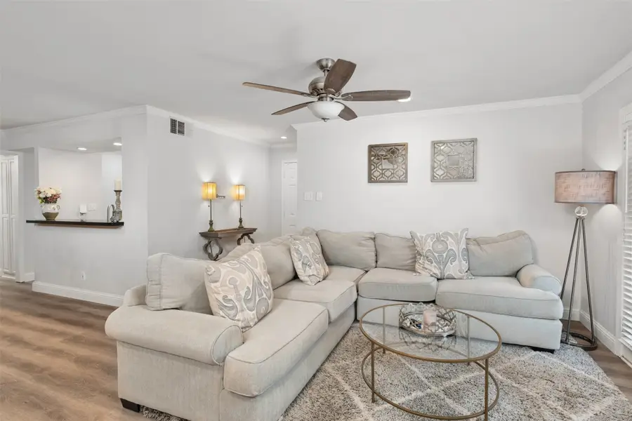 5200 Martel Avenue #6D, Dallas, TX 75206 - #2