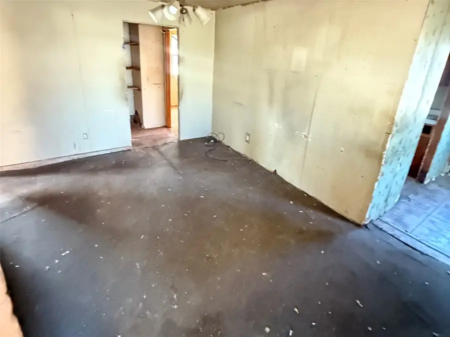 318 S Church Street, Hillsboro, TX 76645 - #3