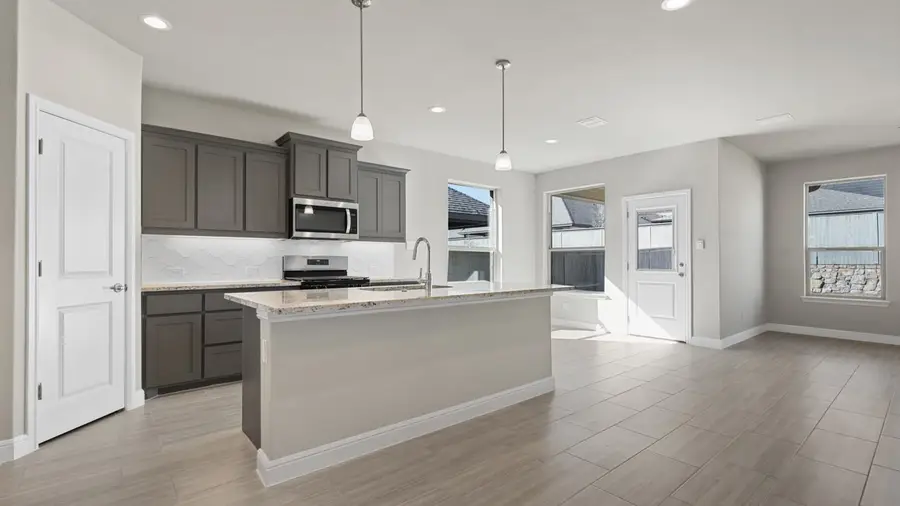 8504 Bur Oak Drive, Justin, TX 76247 - Image #2