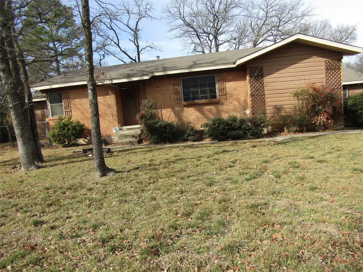 909 Red Bud Drive, Azle, TX 76020 - #1