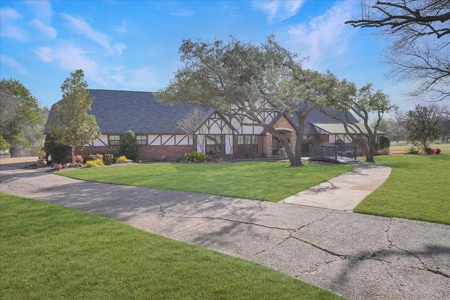 604 S Hampton Road, Oak Leaf, TX 75154 - #3