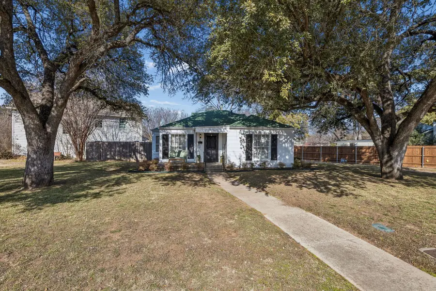 3704 Wildwood Road, Fort Worth, TX 76107 - Image #2