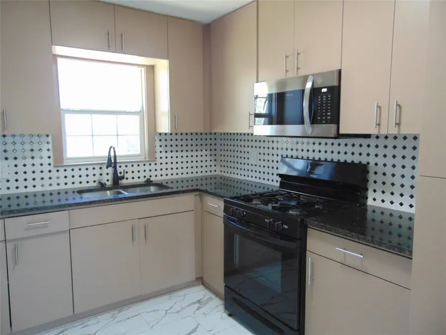 4312 Franklin Street, Lancaster, TX 75134 - #3