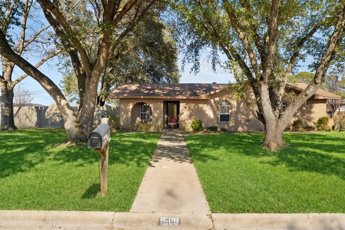1619 Anthony Street, Kaufman, TX 75142 - #1