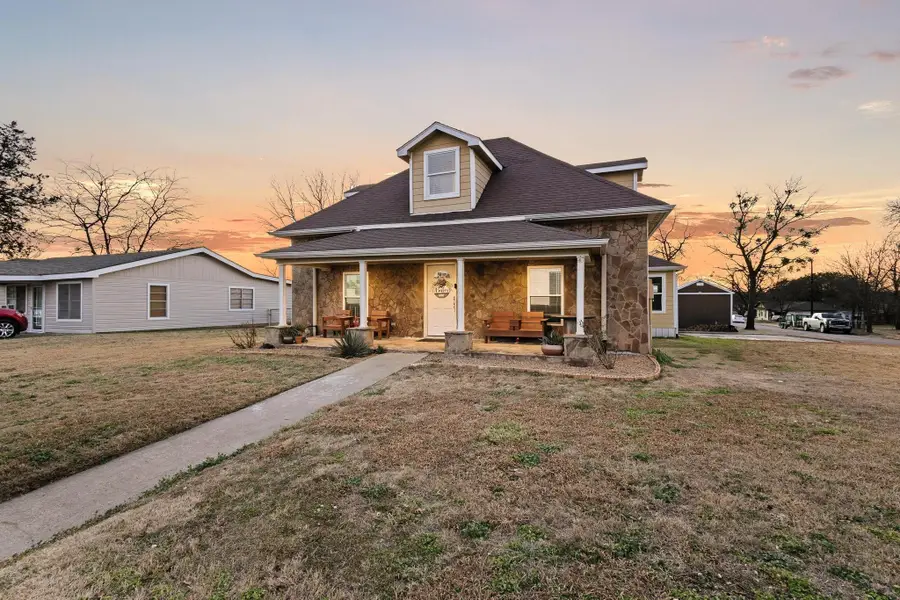 115 D Street, Whitesboro, TX 76273 - #3