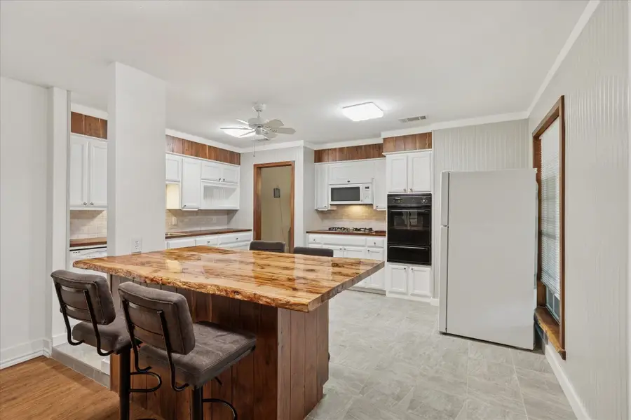 226 Hillcrest Street, Sanger, TX 76266 - #3