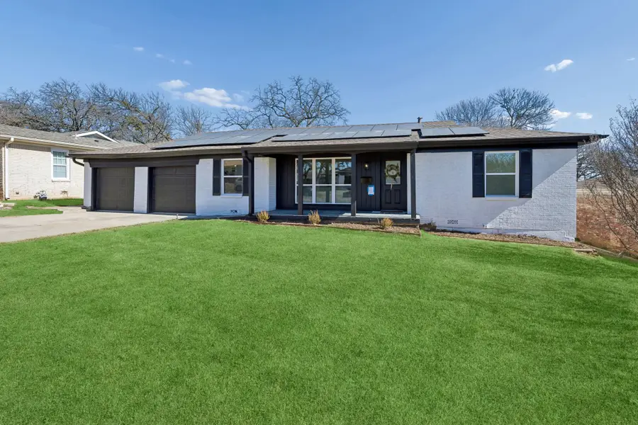 808 Lee Drive, Bedford, TX 76022 - #2