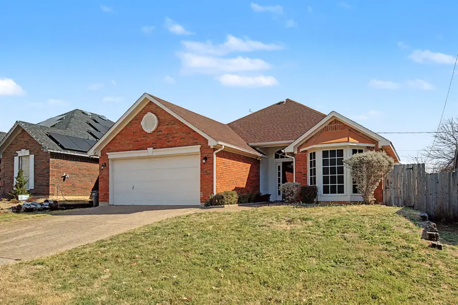 645 Cross Ridge Circle N, Fort Worth, TX 76120 - #2