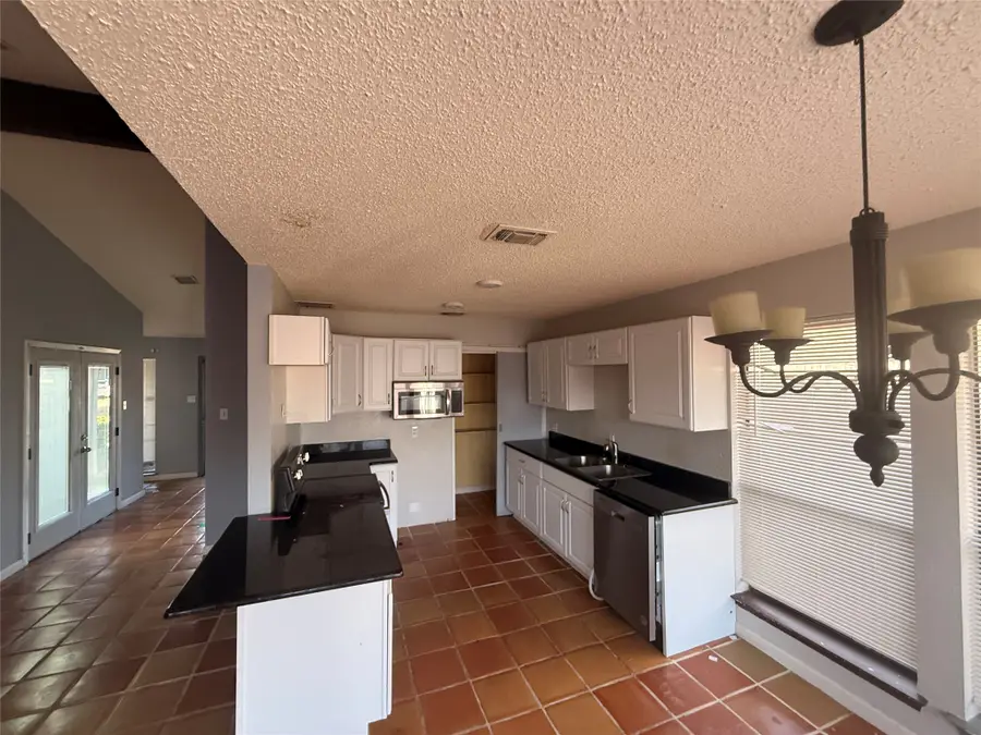 5604 Trail Crest Drive, Arlington, TX 76017 - #3