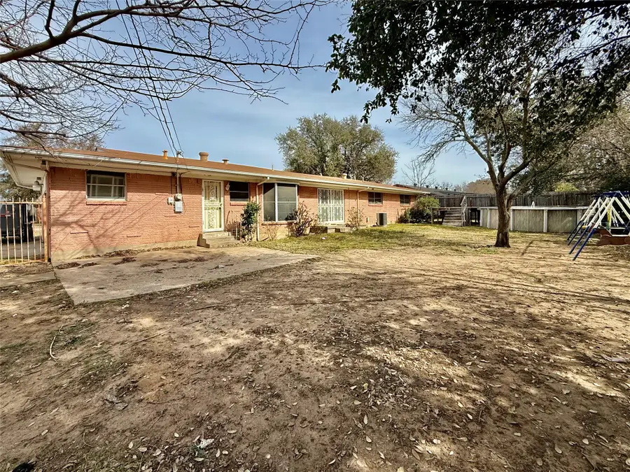 2300 SE 11th Street, Mineral Wells, TX 76067 - #3