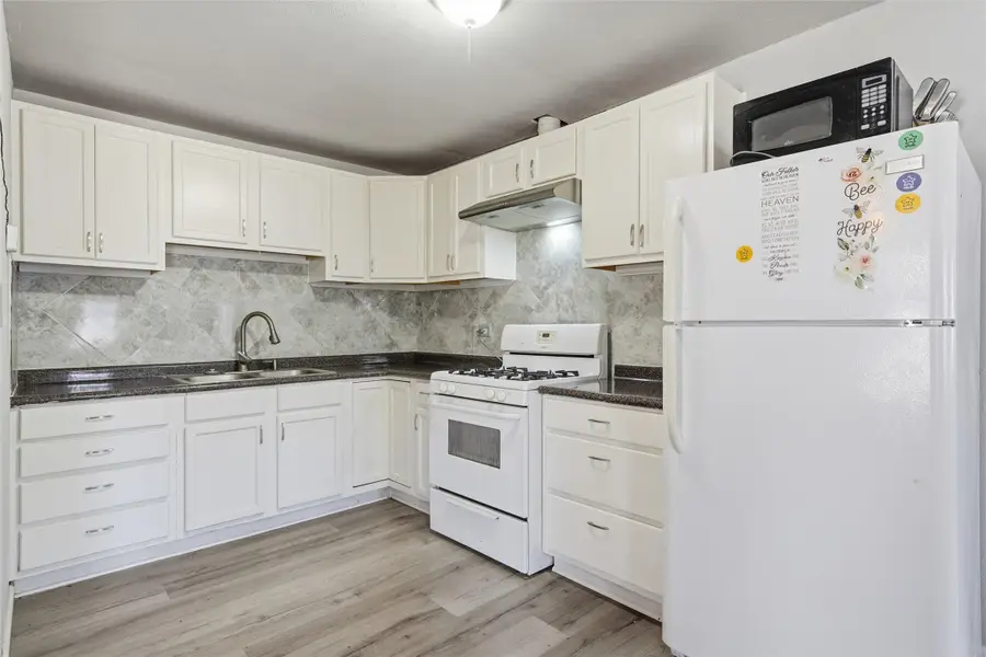 705 N 33rd Street, Waco, TX 76707 - #3