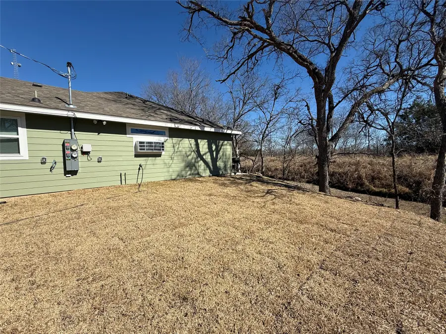 1704 E 3rd Street, Lampasas, TX 76550 - #3