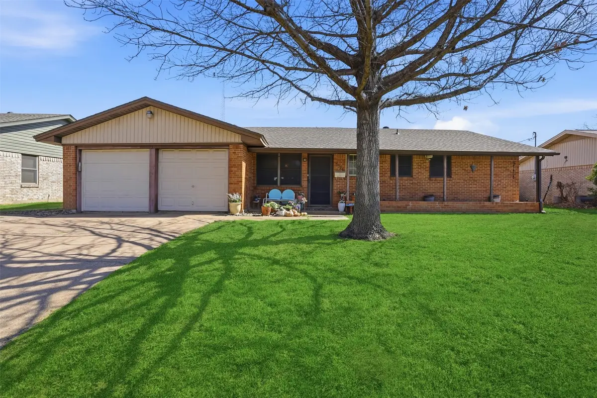 5521 Lubbock Avenue, Fort Worth, TX 76133 - #1