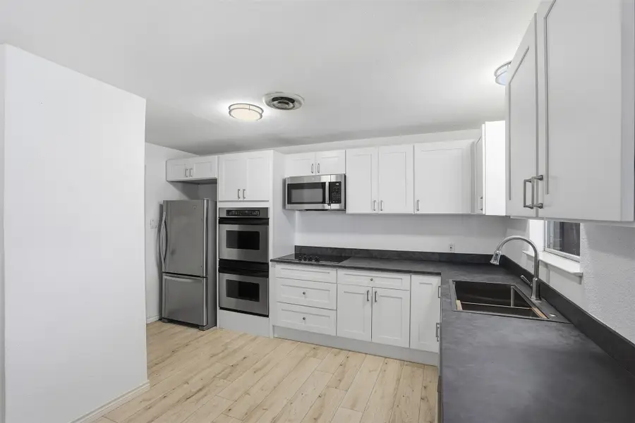 5521 Lubbock Avenue, Fort Worth, TX 76133 - #3