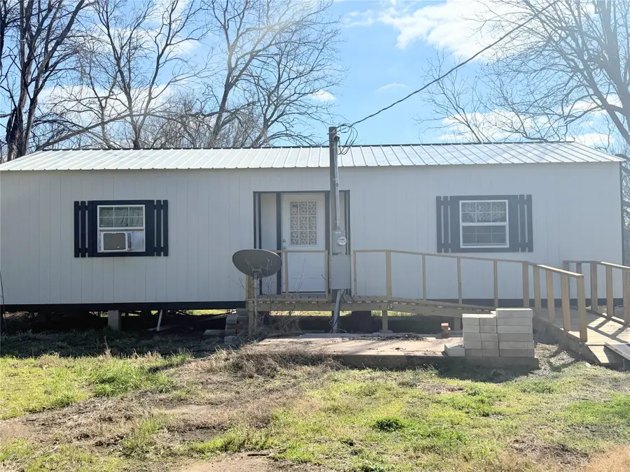 105 E Riley, Wortham, TX 76693 - #3