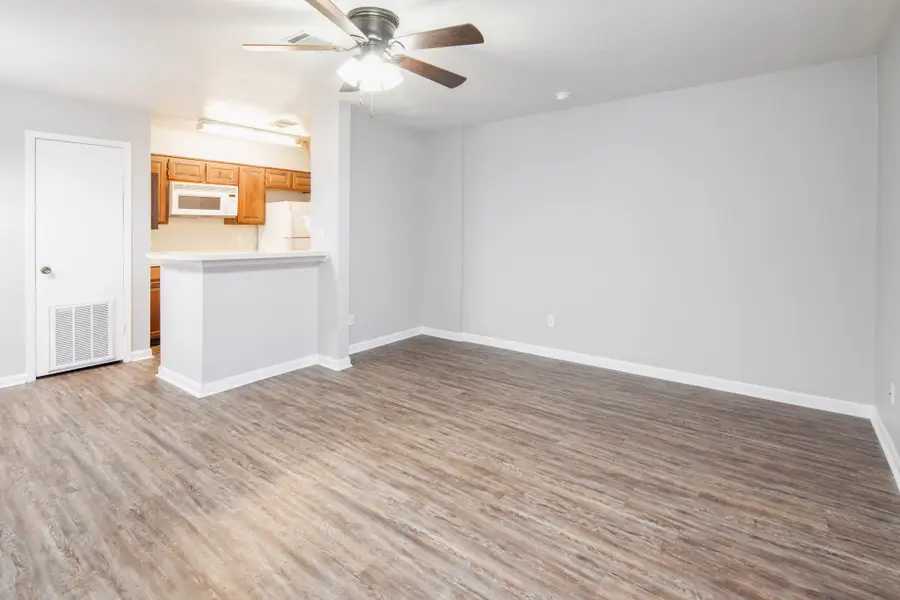 1305 W Villa Maria Road #C106, Bryan, TX 77801 - Image #2