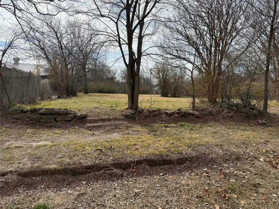 228 E Nelson Street, Denison, TX 75021 - #2