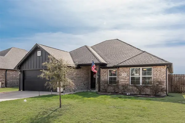 121 Palmer South Court, Palmer, TX 75152