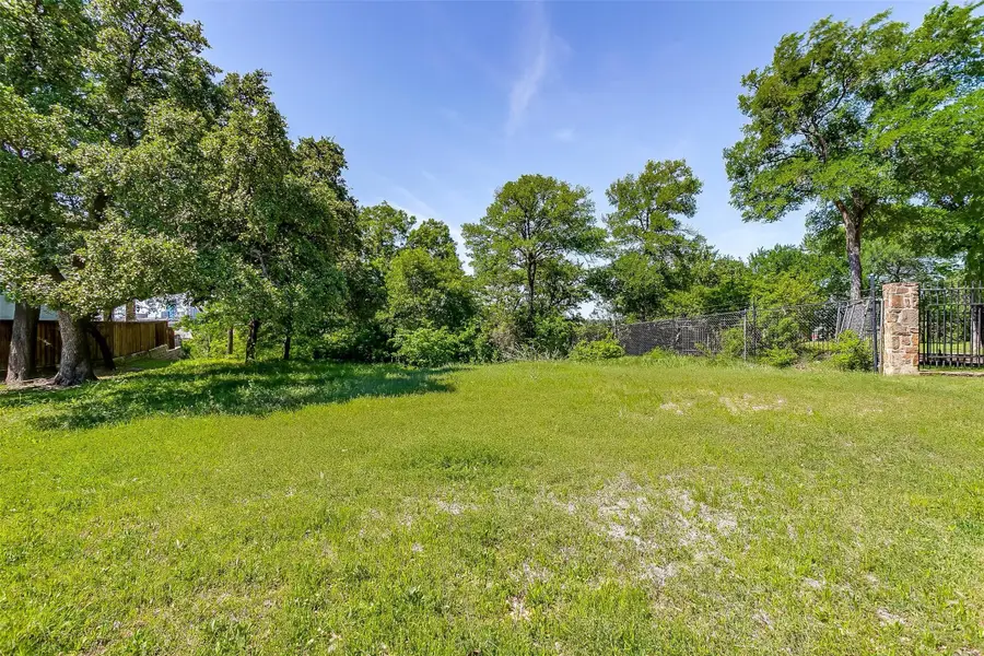 1001 Brae Court, Fort Worth, TX 76111 - #2