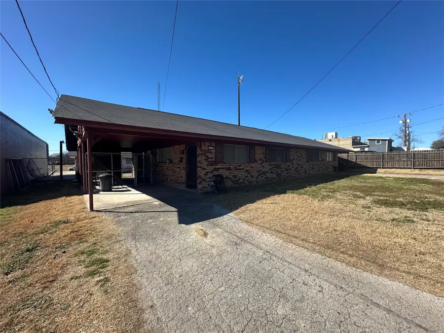 111 E Spence Street, Sulphur Springs, TX 75482 - #2