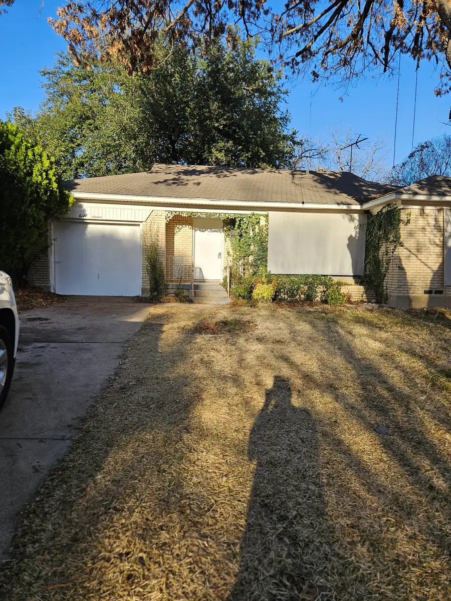 816 Kirkwood Drive, Dallas, TX 75218 - #2