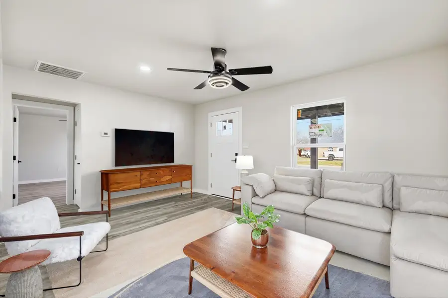 800 Wyatt Street, Waxahachie, TX 75165 - #2