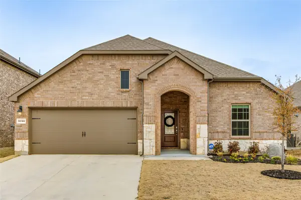 9733 Quail Pointe Road, Aubrey, TX 76227