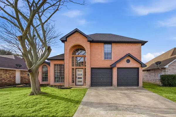 208 W Glen Meadow Drive, Red Oak, TX 75154