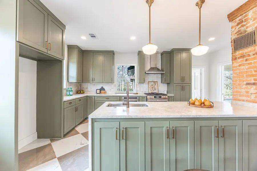 624 N Vernon Avenue, Dallas, TX 75208 - #2