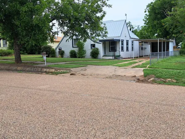 406 N 6th Street, Ballinger, TX 76821