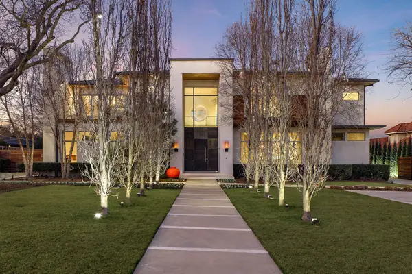 11565 E Ricks Circle, Dallas, TX 75230