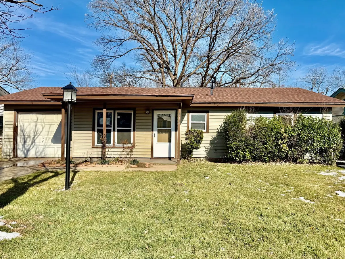 512 NW Lorna Street, Burleson, TX 76028 - #1