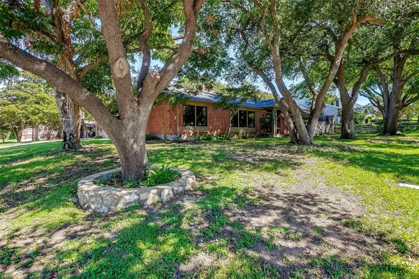 4201 Shannon Drive, Fort Worth, TX 76116