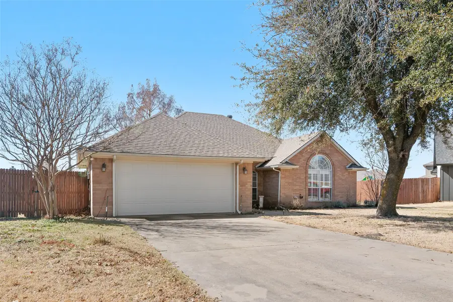 807 Birch Circle, Van Alstyne, TX 75495 - #2