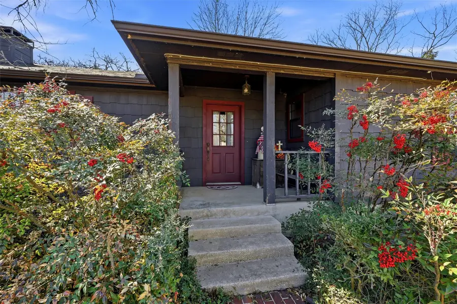 716 Kiowa Drive E, Gainesville, TX 76240 - #3