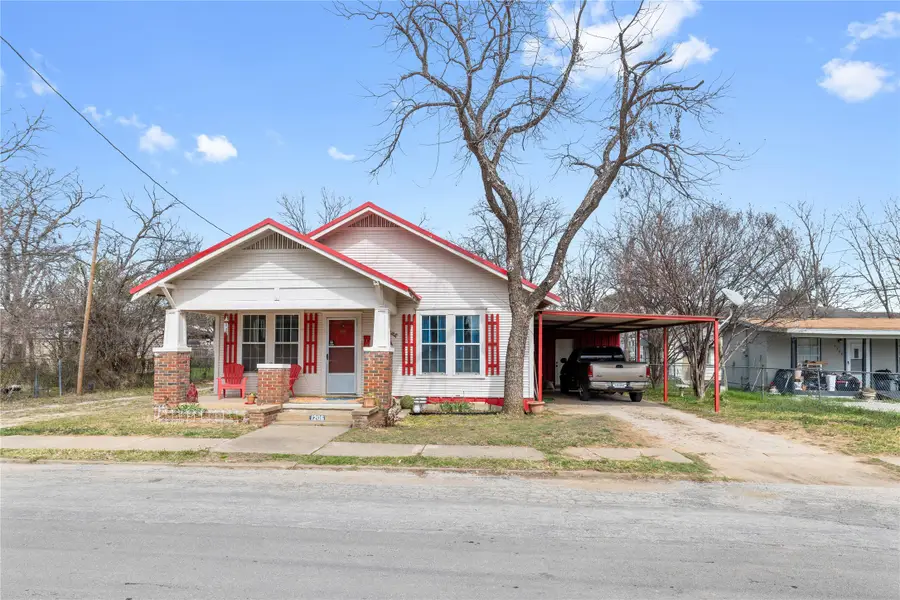 1206 8th Street, Brownwood, TX 76802 - #2