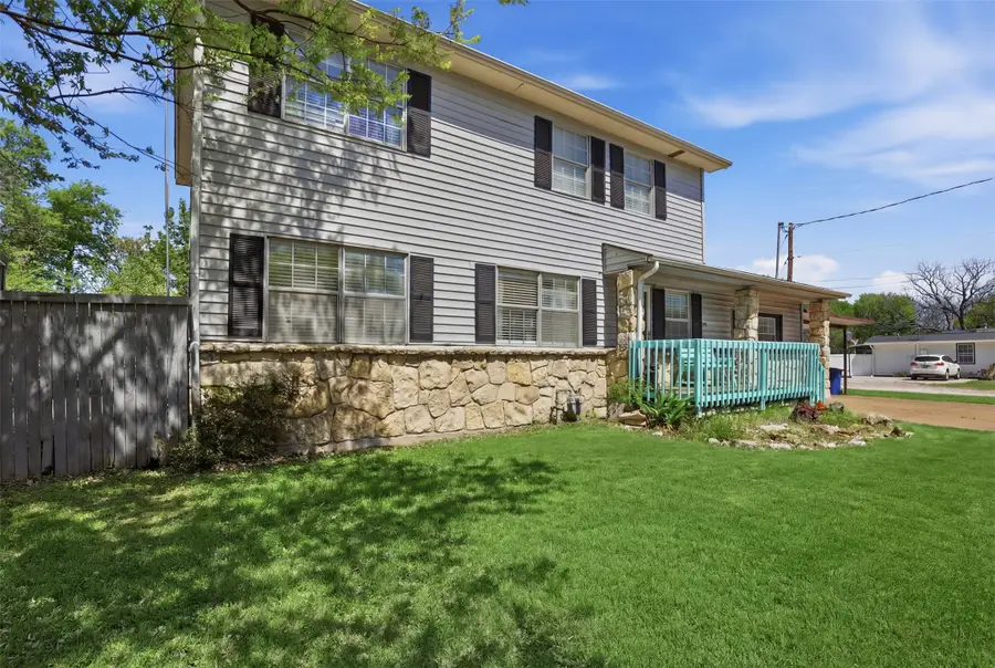 500 W Rucker Street, Granbury, TX 76048 - #2
