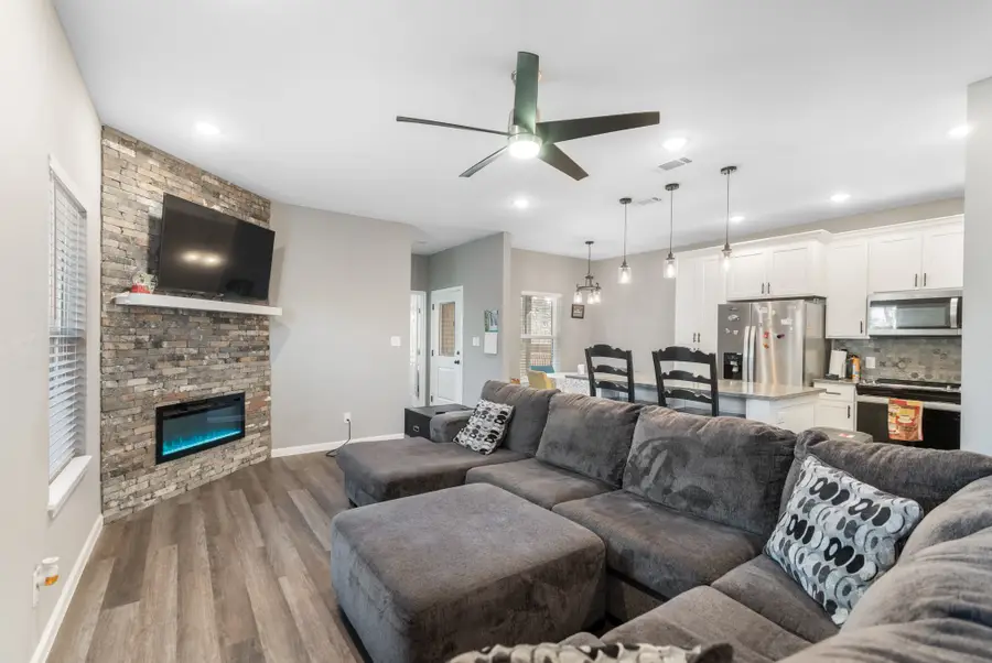 207 S James Street, Alvarado, TX 76009 - #3