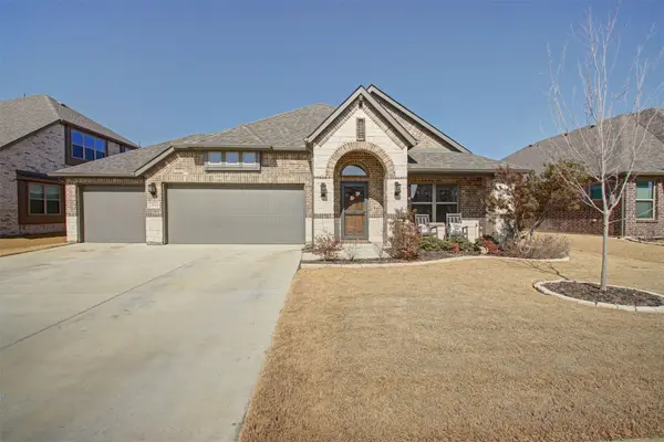 1916 Nightfall Drive, Alvarado, TX 76009