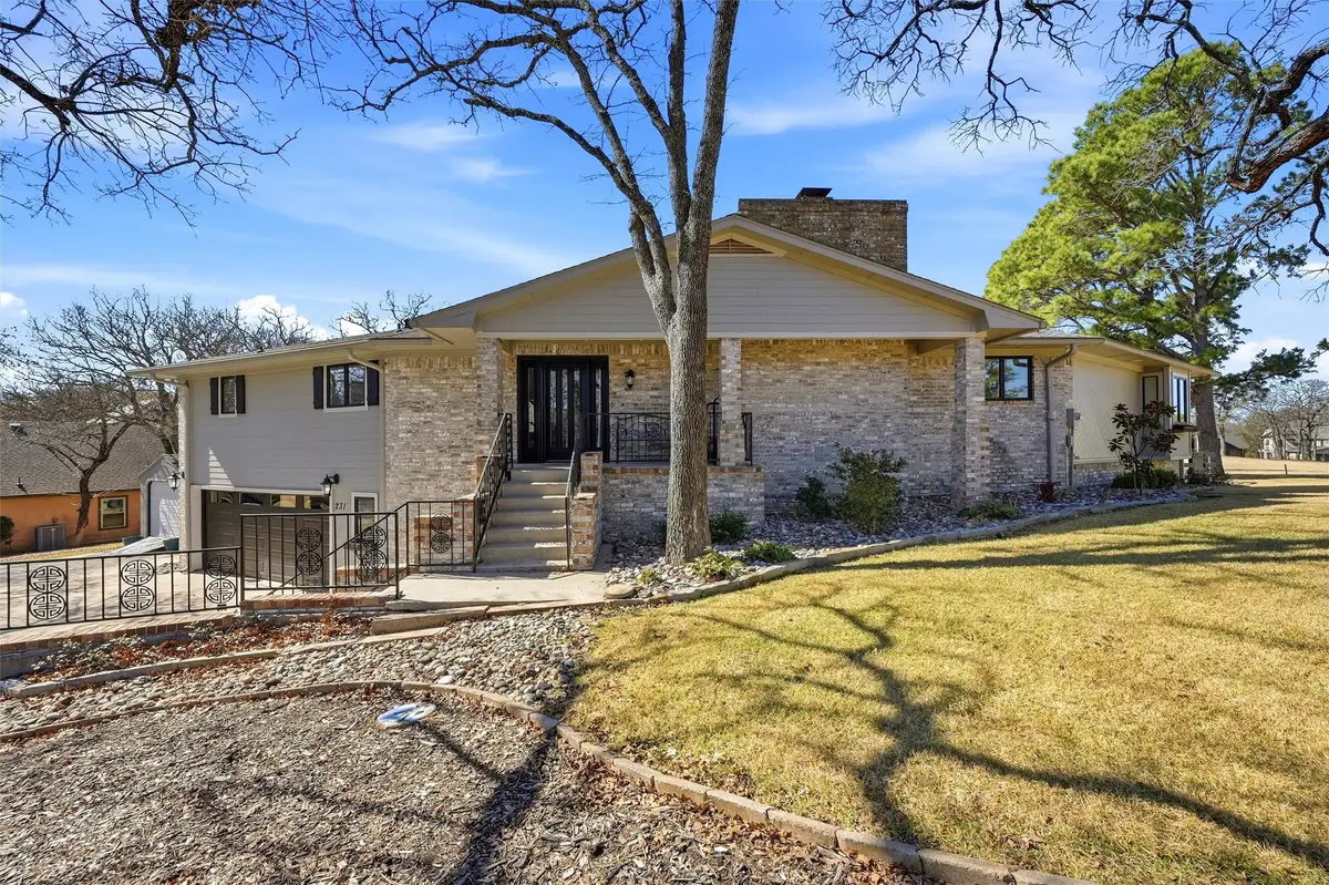 231 Cayuga Trail, Lake Kiowa, TX 76240 - #1