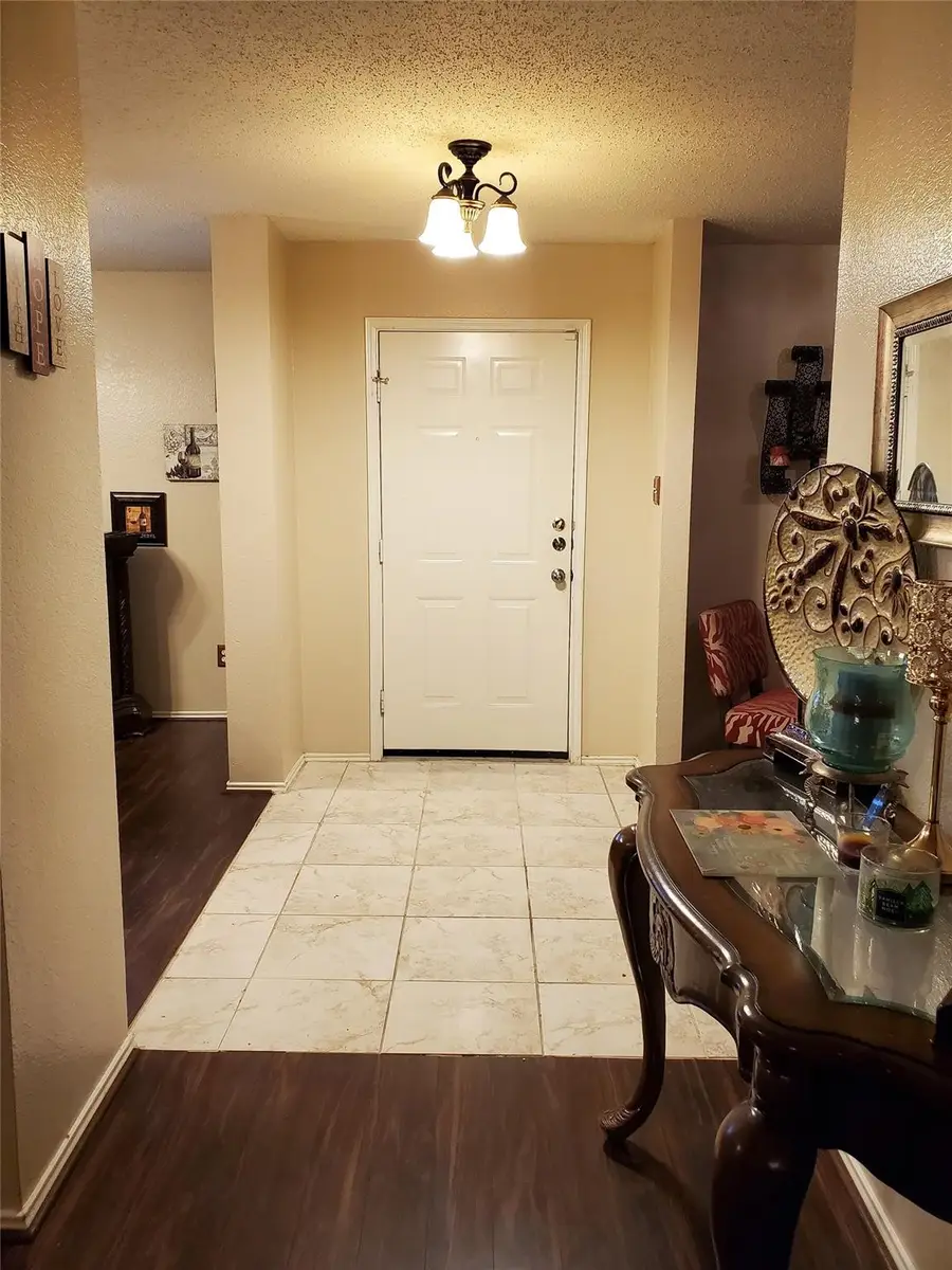 1424 Bumble Bee Drive, Lancaster, TX 75134 - #2