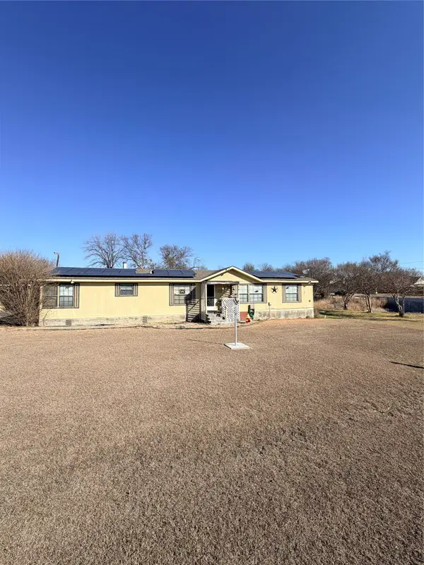 54 Spring Creek Circle, Grand Prairie, TX 75054